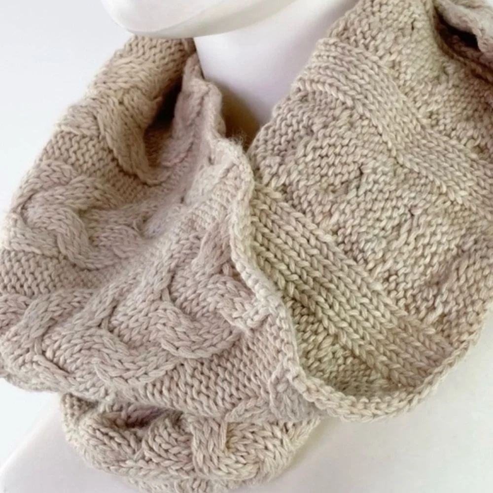 Cable Knit Infinity Scarf Oatmeal Beige - Picture 3 of 9